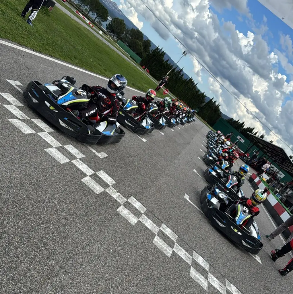 SKC EN KARTING SALLENT 2025 PARRILLA DE SALIDA