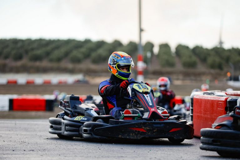 Cuanto-cuestan-las-clases-de-karting-en-bcn-768x512 Cuánto cuestan las clases de karting en Barcelona y por qué cada vez más pilotos optan por el karting de alquiler